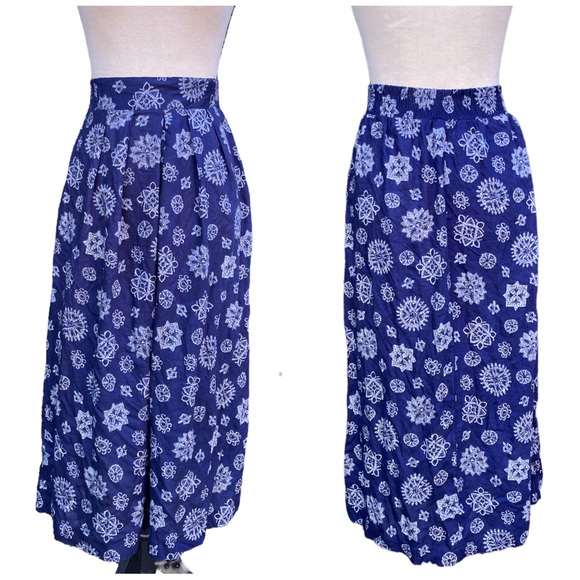 Vintage 80s Norton McNaughton Navy Blue White Medallion Rayon Midi Skirt M L - Picture 7 of 7